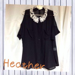 ヘザー(heather)のHeatherビジューブラウス(シャツ/ブラウス(半袖/袖なし))