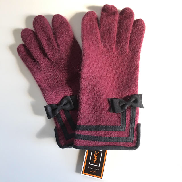 Saint Laurent(サンローラン)の新品 ★ イヴ・サンローラン 手袋 レディースのファッション小物(手袋)の商品写真