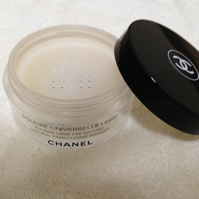 CHANEL(シャネル)のCHANEL シャネル ☆ ルース パウダー ケース 新品パフ付き コスメ/美容のコスメ/美容 その他(その他)の商品写真