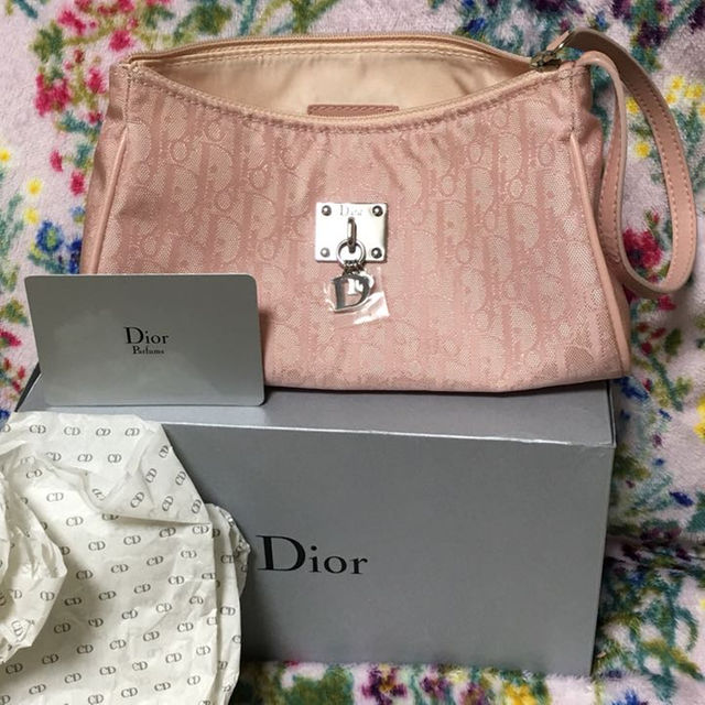 Christian Dior(クリスチャンディオール)の新品未使用品 Diorミニポーチ レディースのバッグ(ボディバッグ/ウエストポーチ)の商品写真