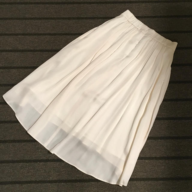 BABYLONE(バビロン)の新品 BABYLONE ヘムスカート オフホワイト レディースのスカート(ひざ丈スカート)の商品写真