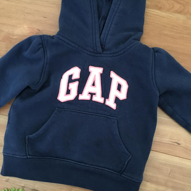 babyGAP(ベビーギャップ)のGAPパーカー キッズ/ベビー/マタニティのベビー服(~85cm)(トレーナー)の商品写真