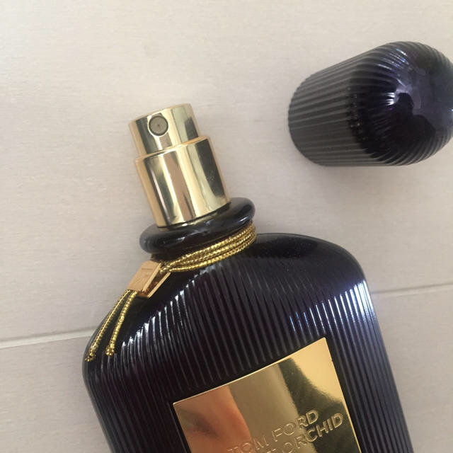 TOM FORD(トムフォード)のトムフォード ヴェルべットオーキッド 30ml コスメ/美容の香水(ユニセックス)の商品写真