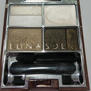 ルナソル(LUNASOL)のLUNASOL モデリンググロッシーアイズ アイシャドウ(アイシャドウ)