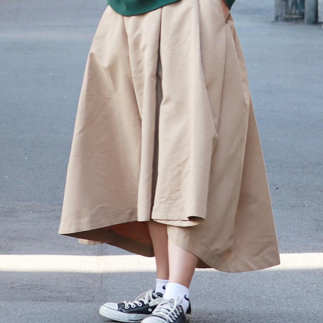 Ungrid(アングリッド)のungrid ボリューム フレアスカート ベージュ 美品 レディースのスカート(ロングスカート)の商品写真