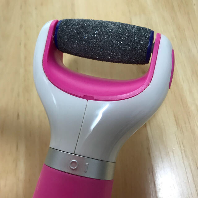 Dr.scholl(ドクターショール)のドクターショール  電動角質リムーバー  ベルベットスムーズ  ピンク コスメ/美容のボディケア(フットケア)の商品写真