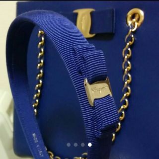 サルヴァトーレフェラガモ(Salvatore Ferragamo)のフェラガモ❤Blue(カチューシャ)