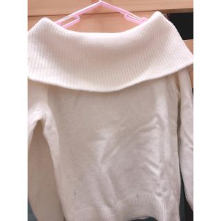 ユニクロ(UNIQLO)のUNIQLO オフショルダーニット(ニット/セーター)