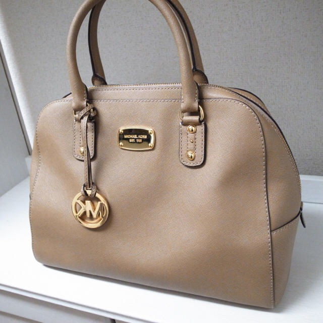 Michael Kors(マイケルコース)の正規品♡美品♡マイケルコース ハンドバッグ ベージュ ゴールド バッグ 財布 レディースのバッグ(ハンドバッグ)の商品写真