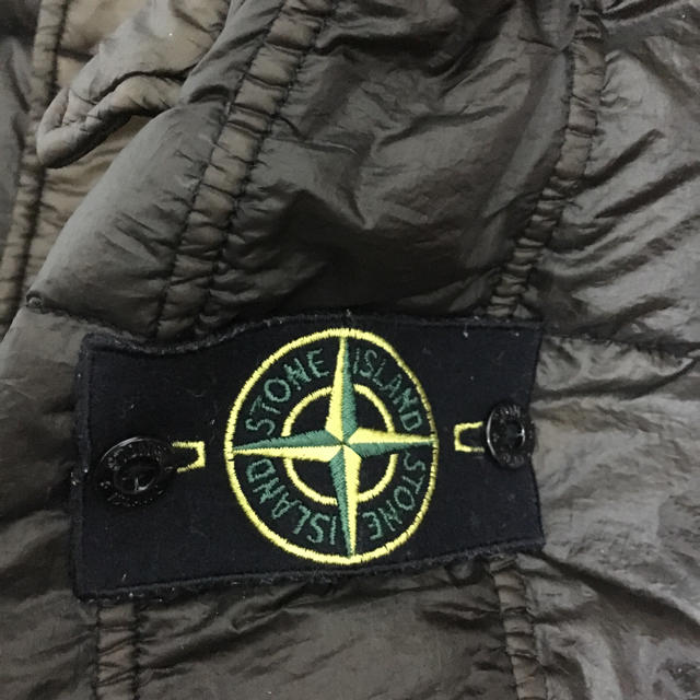 STONE ISLAND(ストーンアイランド)のSTONE ISLAND ストーンアイランド ダウンベスト Sサイズ ブラウン メンズのジャケット/アウター(ダウンジャケット)の商品写真