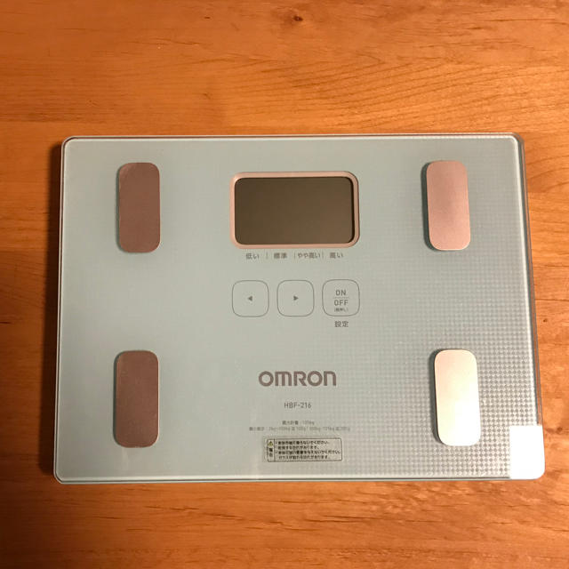 OMRON - オムロン 体重計の通販 by マウンテンshop｜オムロンならラクマ