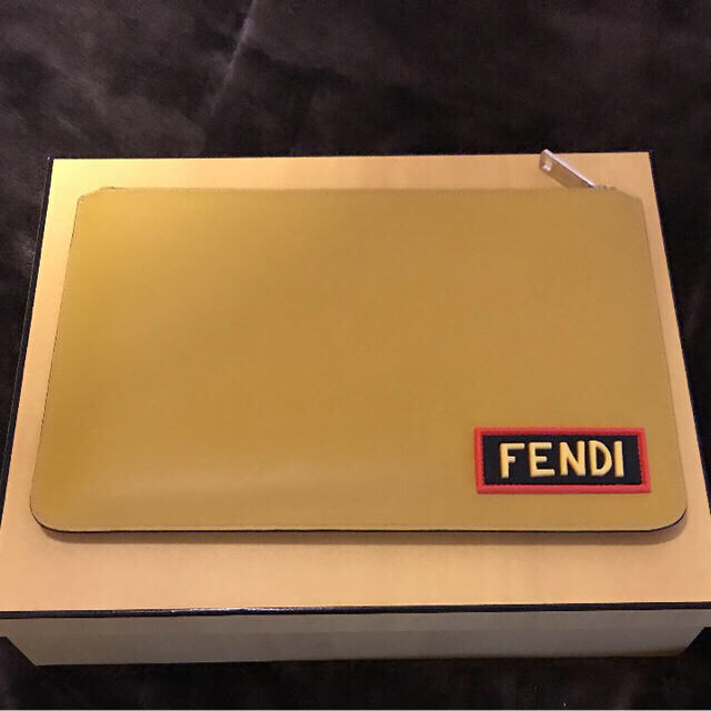 FENDI(フェンディ)の【新品未使用】FENDI クラッチバッグ レディースのバッグ(クラッチバッグ)の商品写真
