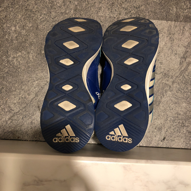 adidas(アディダス)の【たみちゃんさん専用】adidas アディダス 24センチ キッズ/ベビー/マタニティのキッズ靴/シューズ(15cm~)(スニーカー)の商品写真