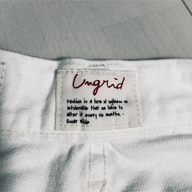 Ungrid(アングリッド)のUngrid 白デニムスカート レディースのスカート(ひざ丈スカート)の商品写真