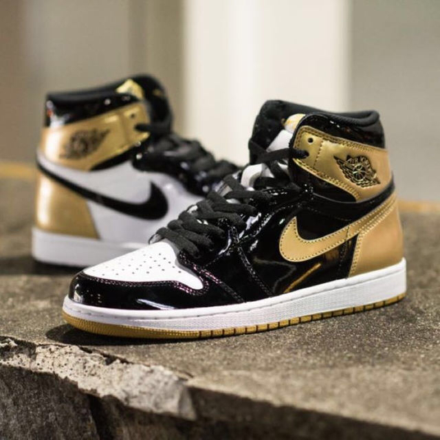 NIKE(ナイキ)の【超希少サイズ】JORDAN1 GOLD TOP3 30cm US12 メンズの靴/シューズ(スニーカー)の商品写真