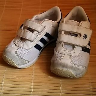 アディダス(adidas)のアディダス白×紺スニーカー14㎝(スニーカー)