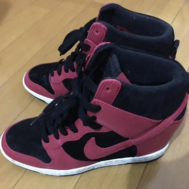 NIKE スカイハイ 赤×黒 24.5