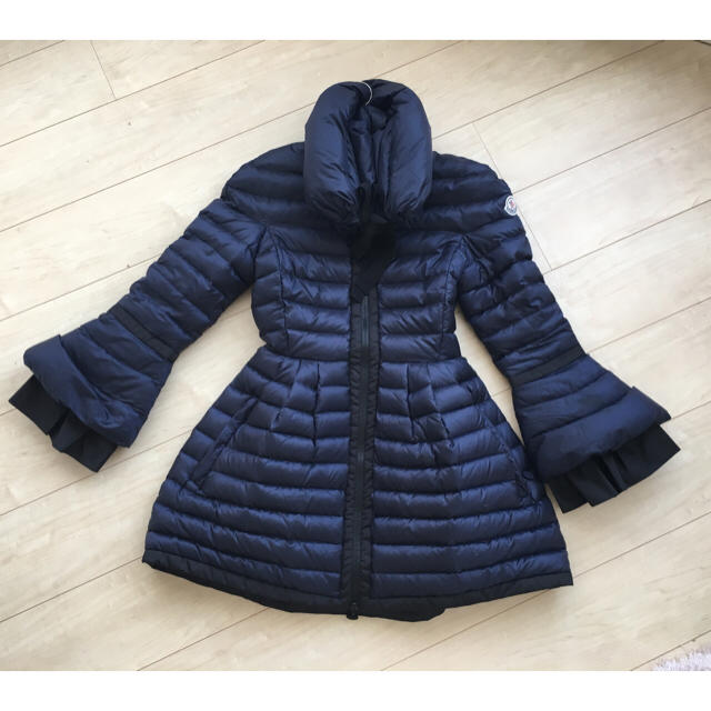 MONCLER(モンクレール)の☆tk様☆MONCLERレアデザインcouperin レディースのジャケット/アウター(ダウンジャケット)の商品写真