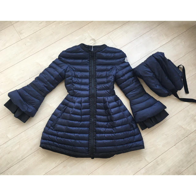 MONCLER(モンクレール)の☆tk様☆MONCLERレアデザインcouperin レディースのジャケット/アウター(ダウンジャケット)の商品写真