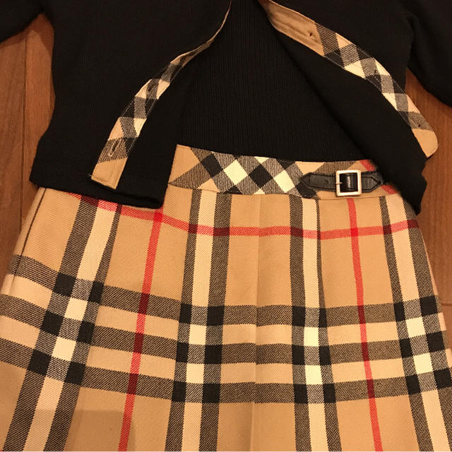 BURBERRY(バーバリー)の専用です。バーバリー ワンピースとカーディガンのセット キッズ/ベビー/マタニティのキッズ服女の子用(90cm~)(ワンピース)の商品写真