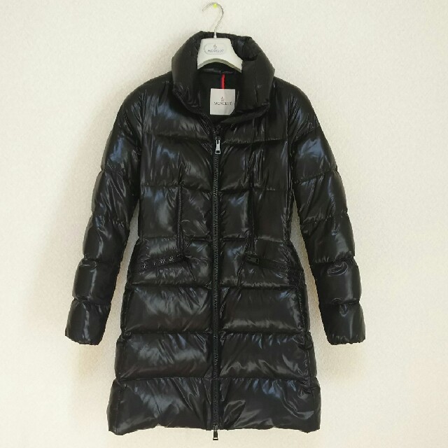 MONCLER(モンクレール)のmoncler jasminum サイズ4 QRコードで本物確認済み レディースのジャケット/アウター(ダウンコート)の商品写真