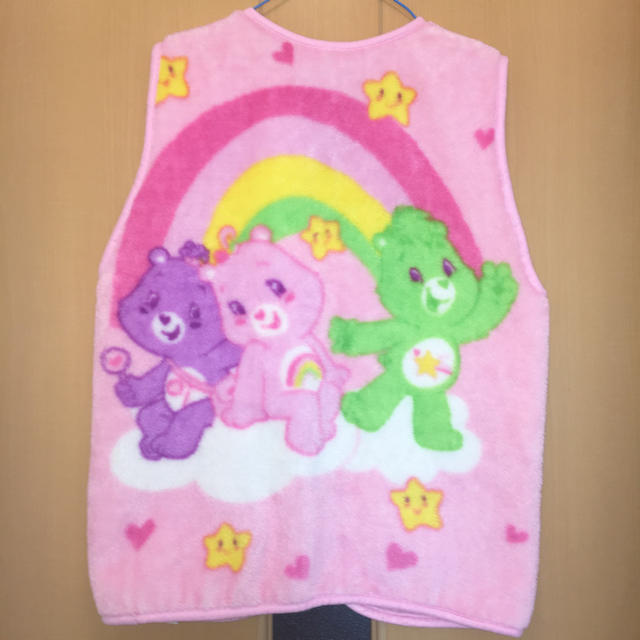 CareBears(ケアベア)の❤︎ ケアベア ❤︎ かいまき スリーパー ベスト毛布 キッズ フリーサイズ キッズ/ベビー/マタニティの寝具/家具(毛布)の商品写真