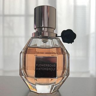 ヴィクターアンドロルフ(VIKTOR&ROLF)のVIKTOR&ROLF FLOWERBOMB 30ml 香水(香水(女性用))