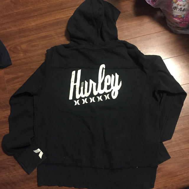 Hurley(ハーレー)のHURLEY X  パーカー 黒色  中古品です！ メンズのトップス(パーカー)の商品写真