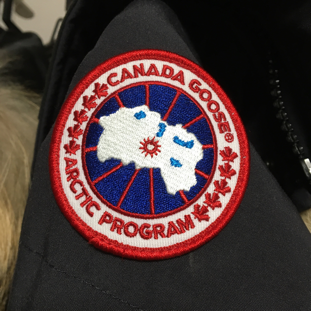 CANADA GOOSE(カナダグース)の希少のMサイズ レディースのジャケット/アウター(ダウンコート)の商品写真