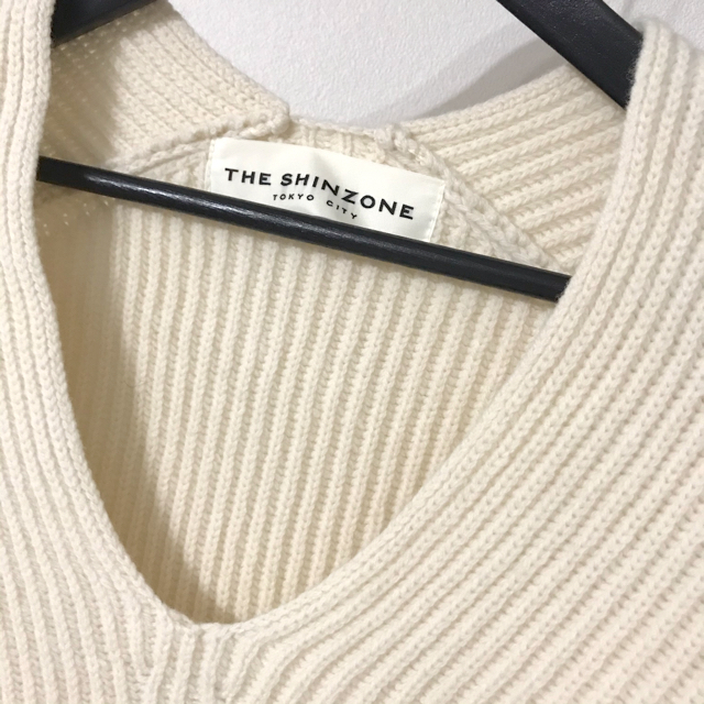 THE SHINZONE/VOLUME V-NECK KNIT白