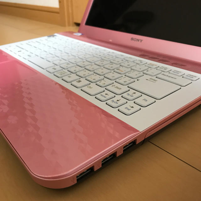 VAIO ピンク ノートパソコンの通販 by 凛｜ラクマ