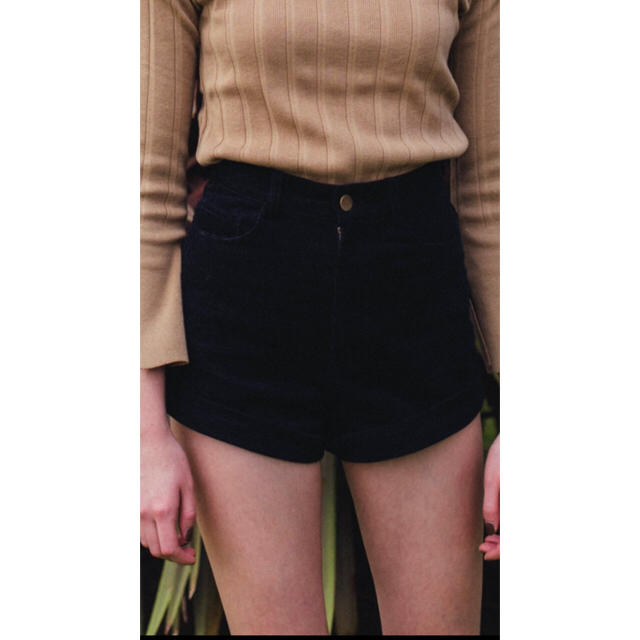 juemiのHigh-Waisted Corduroy Shorts