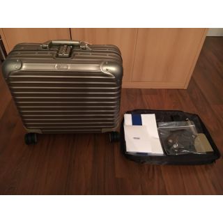 リモワ(RIMOWA)のリモワ トパーズ チタニウム 新品 ステルス クラシックフライト(トラベルバッグ/スーツケース)