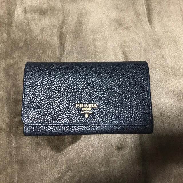 PRADA ショルダー長財布