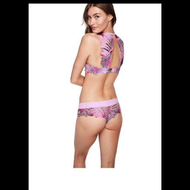 Victoria's Secret(ヴィクトリアズシークレット)のビクトリアシークレット １枚1300円 レディースの下着/アンダーウェア(ショーツ)の商品写真