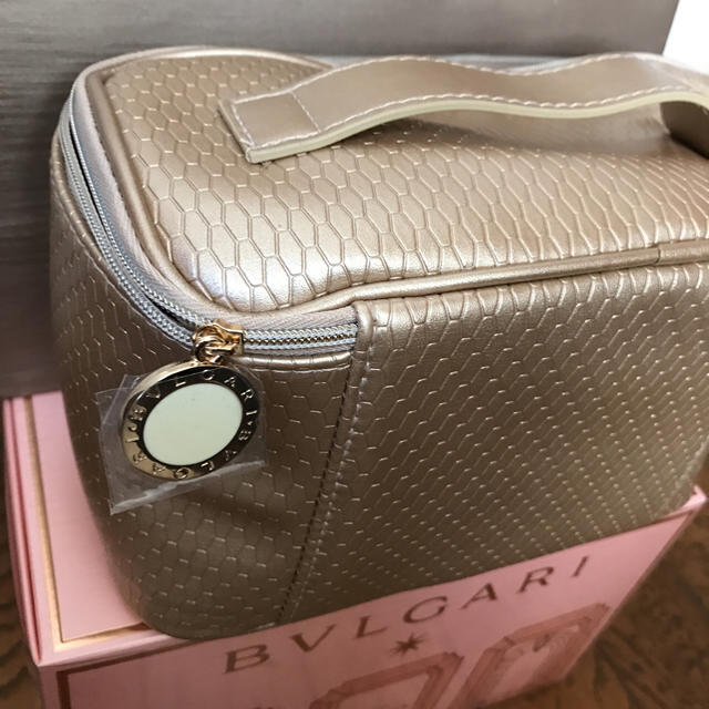 BVLGARI(ブルガリ)のブルガリ ピンクゴールド バニティポーチ 新品未使用 レディースのファッション小物(ポーチ)の商品写真