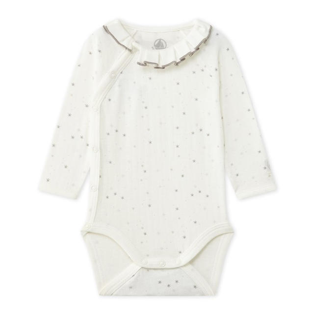 PETIT BATEAU(プチバトー)の【新品】プチバトー 6m フリル衿つきあわせボディ キッズ/ベビー/マタニティのベビー服(~85cm)(シャツ/カットソー)の商品写真