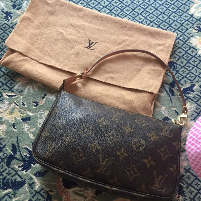 LOUIS VUITTON(ルイヴィトン)のLOIUS VUITTON ルイ ヴィトン アクセサリー ポーチ バッグ レディースのファッション小物(ポーチ)の商品写真