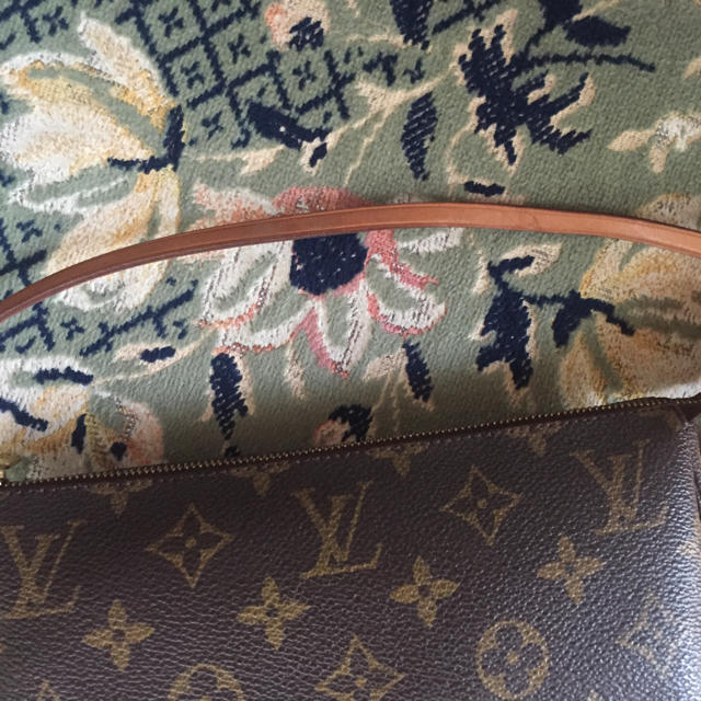 LOUIS VUITTON(ルイヴィトン)のLOIUS VUITTON ルイ ヴィトン アクセサリー ポーチ バッグ レディースのファッション小物(ポーチ)の商品写真