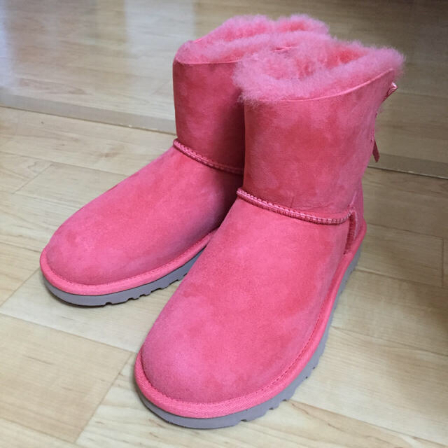 新品☆未使用★UGG ムートンミニブーツ