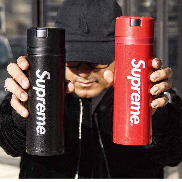 supreme × zojirushi 水筒　BLACK