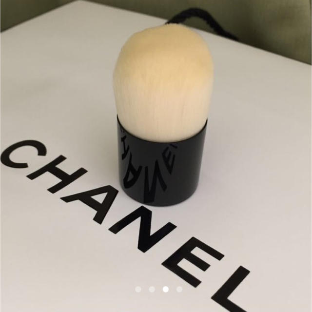 CHANEL(シャネル)の新品未使用品☆シャネル☆CHANELミニカブキブラシ コスメ/美容のコスメ/美容 その他(その他)の商品写真