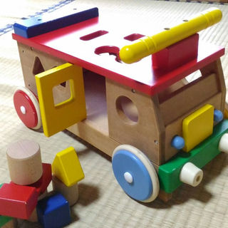 ミキハウスファースト 乗って遊べる知育玩具(知育玩具)