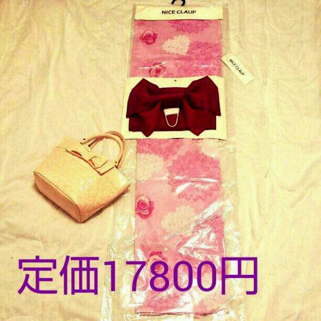 NICE CLAUP(ナイスクラップ)の定価17800円新品浴衣セット薔薇ラメ レディースの水着/浴衣(浴衣)の商品写真