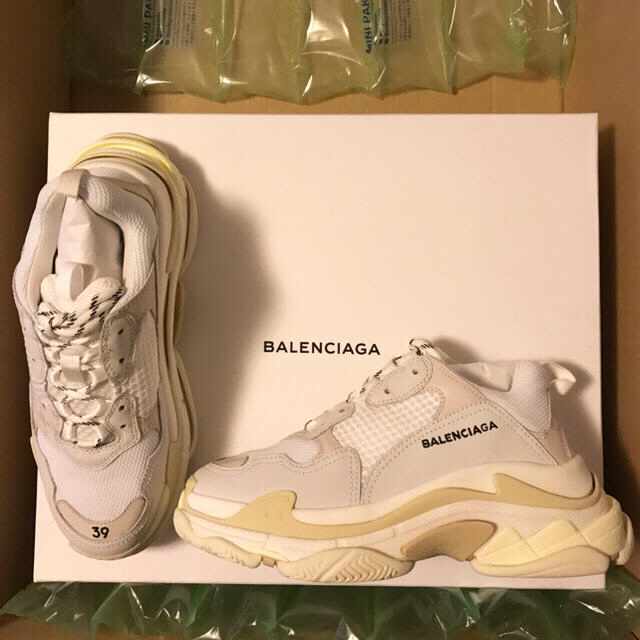 BALENCIAGA triple s39