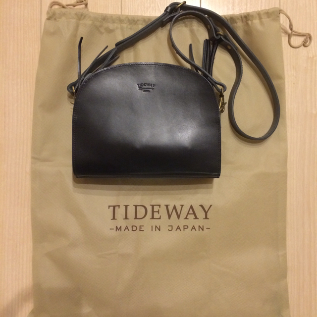 ショルダーバッグ ハーフムーン TIDEWAY ブラック レディースのバッグ(ショルダーバッグ)の商品写真