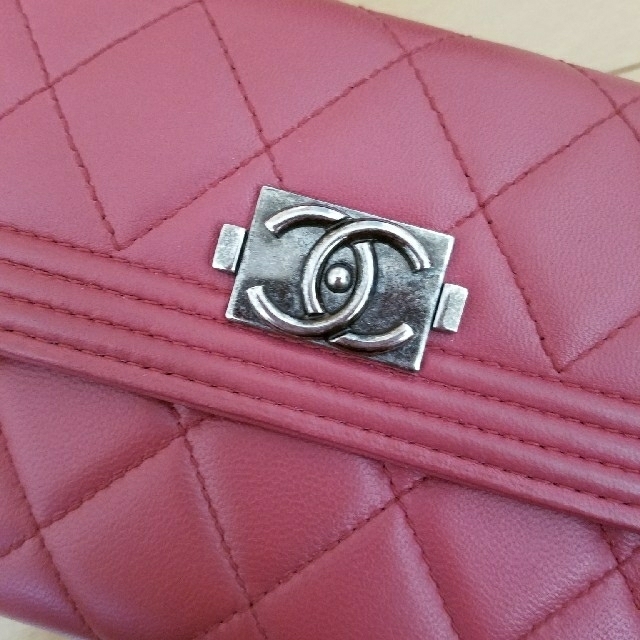 CHANEL(シャネル)のCHANEL シャネル　ボーイ　フラップウォレット美品 レディースのファッション小物(財布)の商品写真