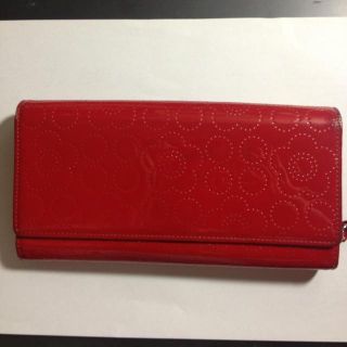 マリークヮント(MARY QUANT)のマリークヮント♡赤エナメル×牛革 長財布(財布)