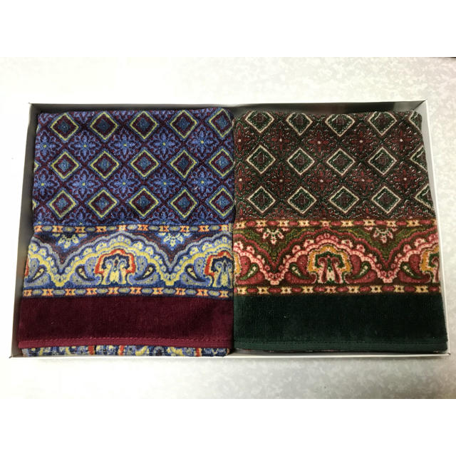 ETRO(エトロ)の★新品未使用★ ETRO ハンドタオル 2枚セット B品 インテリア/住まい/日用品の日用品/生活雑貨/旅行(タオル/バス用品)の商品写真