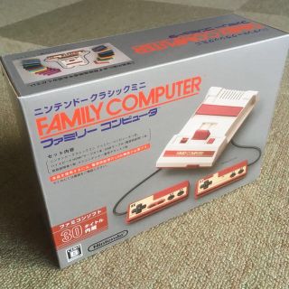 ファミリーコンピュータ(ファミリーコンピュータ)の茶々丸さま専用です。☆☆☆ 任天堂クラシックミニ  ファミコン 完全新品未使用(家庭用ゲーム機本体)